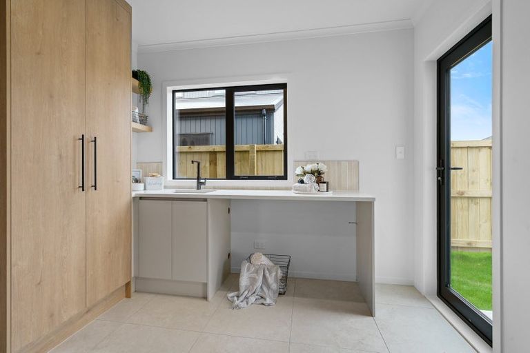 Photo of property in 12 Bourke Drive, Cambridge, 3434