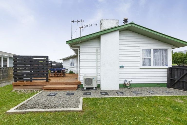 Photo of property in 41 Holdsworth Avenue, Milson, Palmerston North, 4414