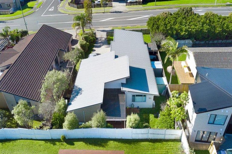 Photo of property in 79 Westgate Drive, Massey, Auckland, 0614
