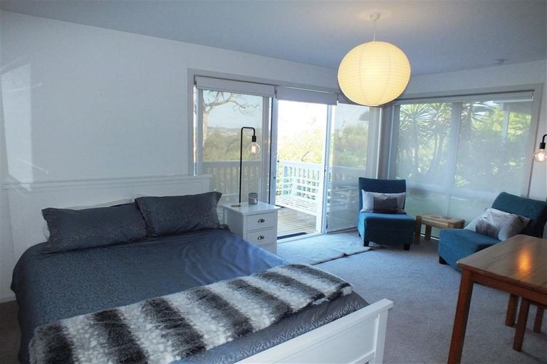 Photo of property in 73 Rosario Crescent, Red Beach, 0932