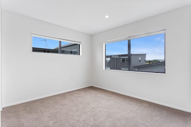 Photo of property in 30 Park Green Avenue, Rosehill, Papakura, 2113