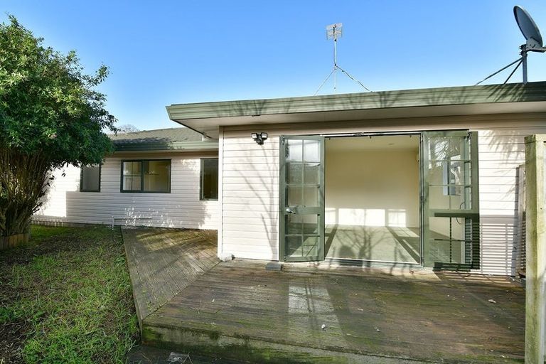 Photo of property in 1/20 Greta Place, Stanmore Bay, Whangaparaoa, 0932