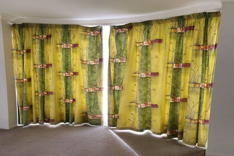 Photo of property in 52b Royal View Road, Te Atatu South, Auckland, 0610