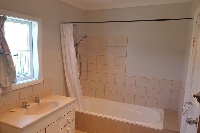 Photo of property in 16 Robinson Street, Foxton, 4814