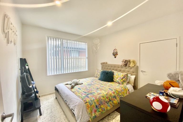 Photo of property in 71 Hayfield Way, Karaka, Papakura, 2113