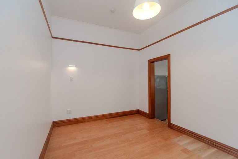 Photo of property in 12 Rolleston Street, Mount Cook, Wellington, 6021