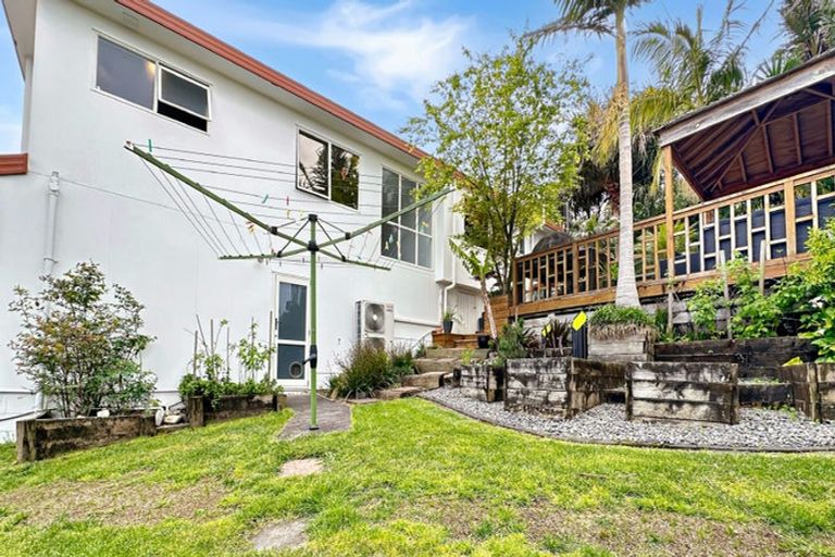 Photo of property in 2/15 Stephanie Close, Glenfield, Auckland, 0629