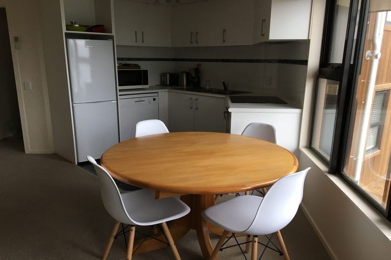 Photo of property in 38 Napier Street, Karaka Bays, Wellington, 6022