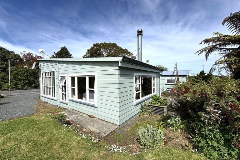 Photo of property in 2262 Papatowai Highway, Maclennan, Owaka, 9586