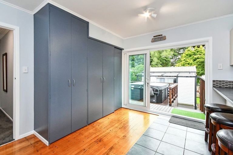 Photo of property in 18 Walpole Avenue, Hillpark, Auckland, 2102