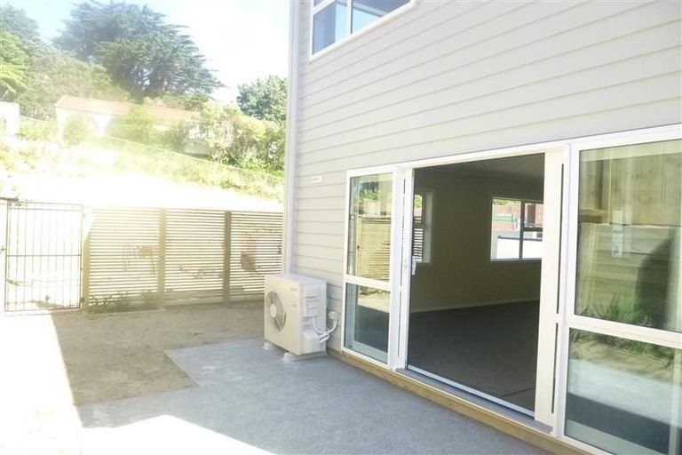 Photo of property in 20u8 Glanmire Road, Newlands, Wellington, 6037