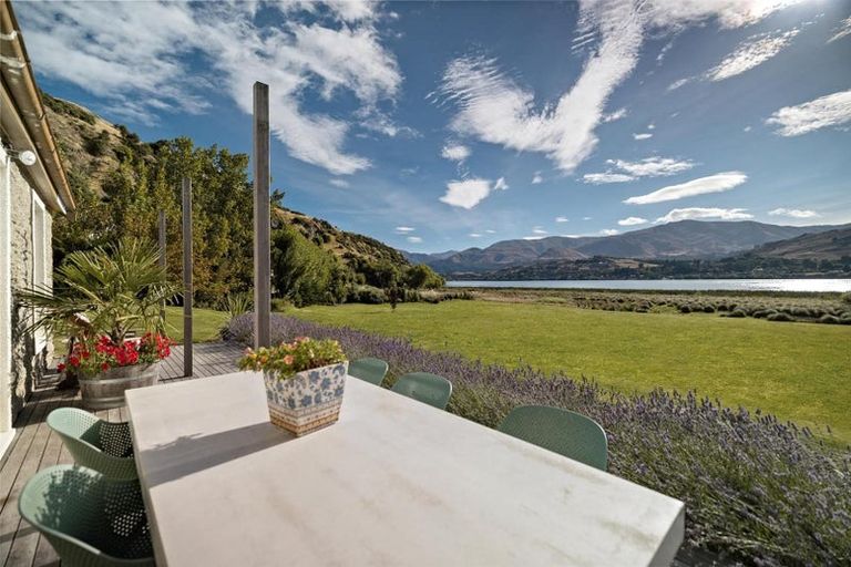 Photo of property in 2 Marshall Avenue, Lake Hayes, Queenstown, 9371