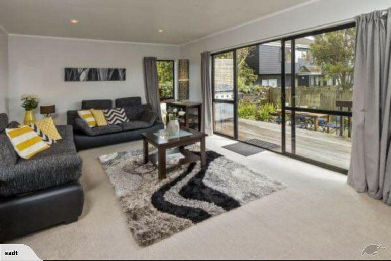 Photo of property in 2/14 Sea Spray Drive, Bucklands Beach, Auckland, 2012