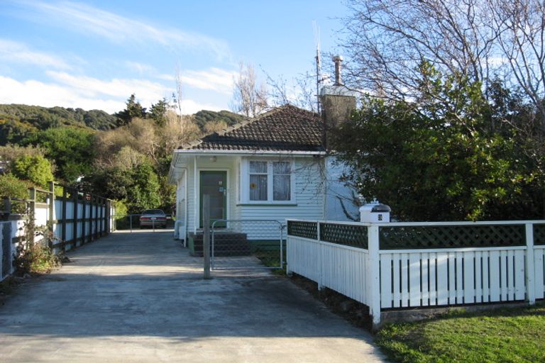 Photo of property in 3 Hay Street, Wainuiomata, Lower Hutt, 5014