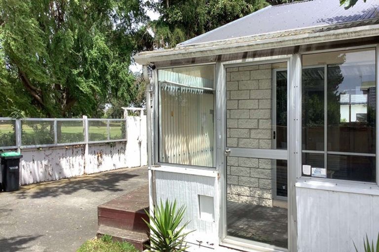 Photo of property in 72 Waratah Street, Avondale, Christchurch, 8061