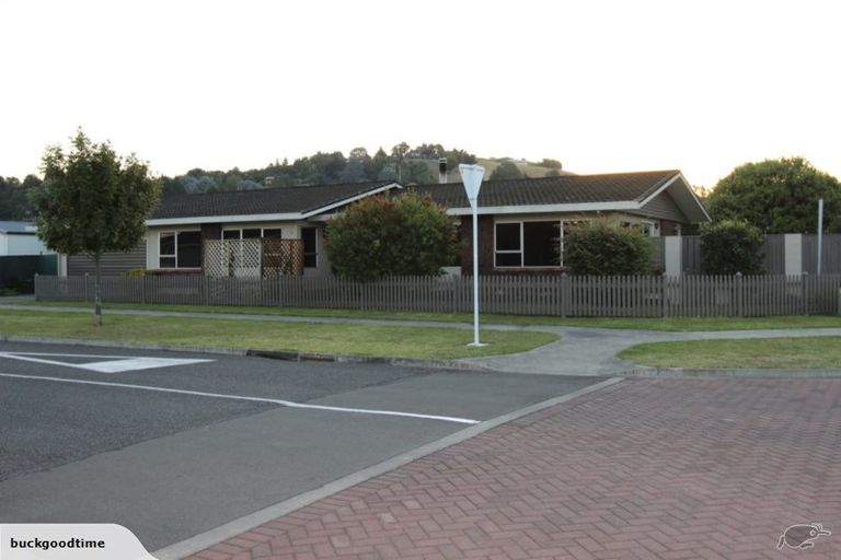 Photo of property in 10 Harpham Street, Taradale, Napier, 4112