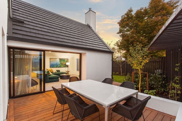Photo of property in 2 Wairarapa Terrace, Merivale, Christchurch, 8014