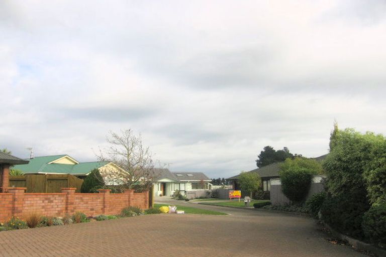 Photo of property in 35 Strachan Way, Highbury, Palmerston North, 4412