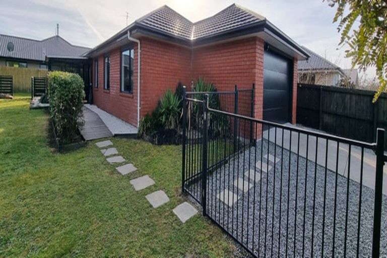 Photo of property in 3 Parkinson Place, Woodend, 7610