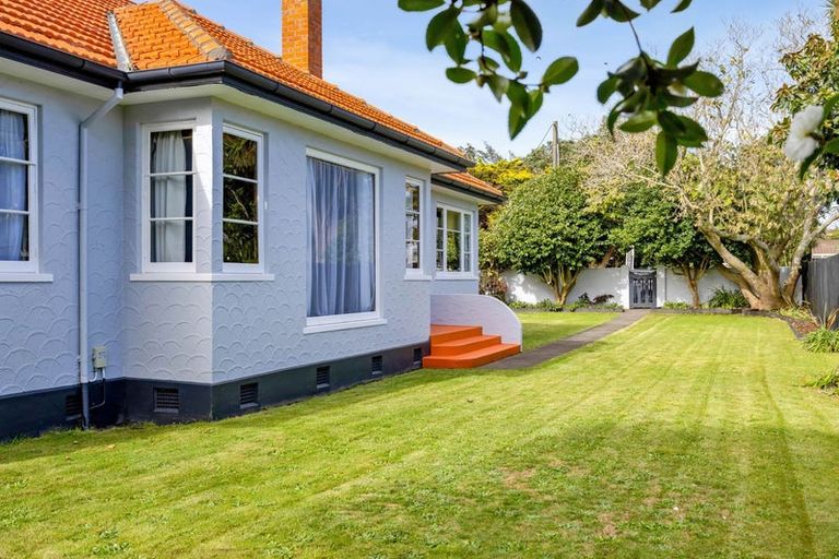 Photo of property in 230 South Road, Hawera, 4610