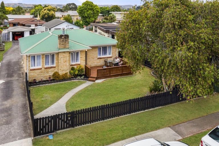 Photo of property in 1/60 Racecourse Road, Waiuku, 2123