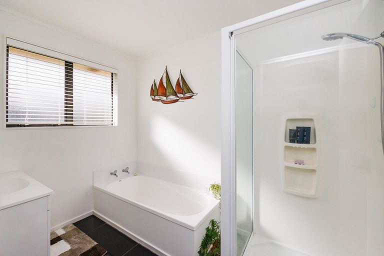 Photo of property in 55 Meridian Grove, Kelvin Grove, Palmerston North, 4414