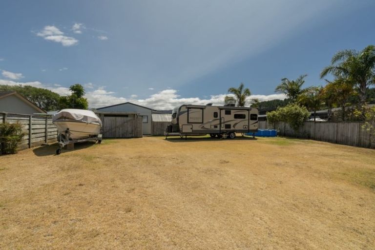 Photo of property in 11 Dotterel Place, Whitianga, 3510