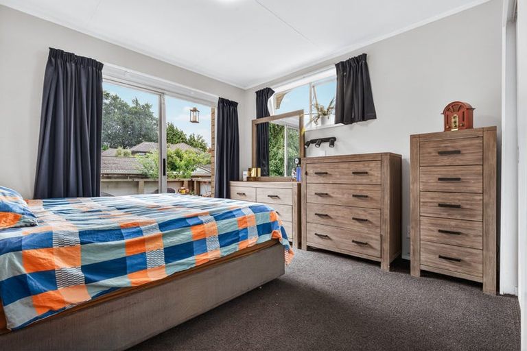Photo of property in 16 Sunset Street, Hilltop, Taupo, 3330