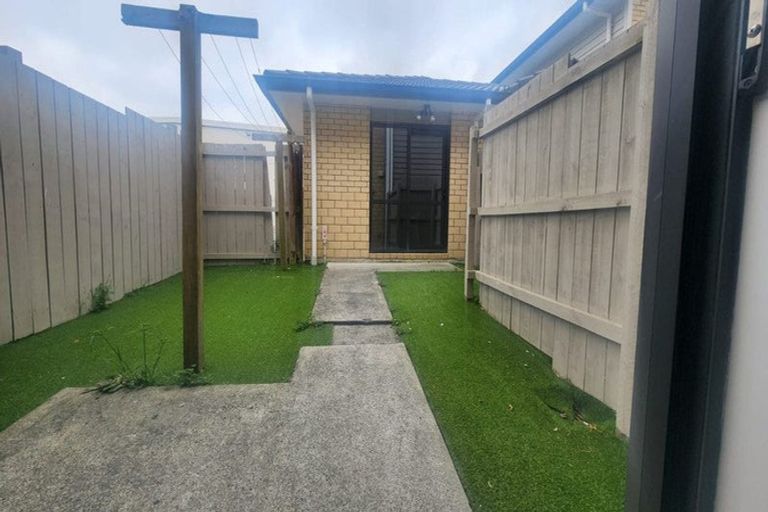 Photo of property in 9/4 Wallson Crescent, Wiri, Auckland, 2104