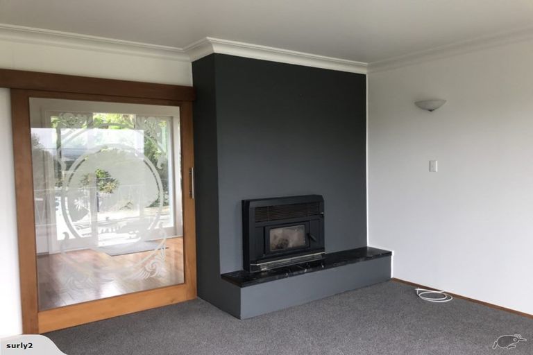 Photo of property in 6 Merchant Avenue, Te Atatu South, Auckland, 0610