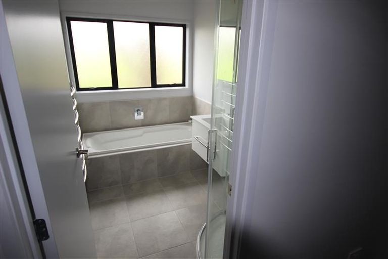 Photo of property in 37 Moira Drive, Tuakau, 2121