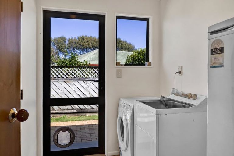 Photo of property in 15 Rod Syme Place, Hawera, 4610