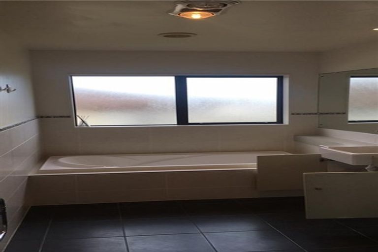 Photo of property in 1 Cetona Court, Flat Bush, Auckland, 2019