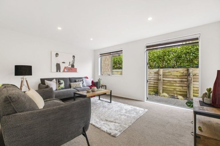 Photo of property in 114 Grand Drive, Orewa, 0931