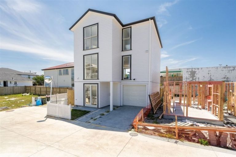 Photo of property in 9 Nephrite Lane, Henderson, Auckland, 0610