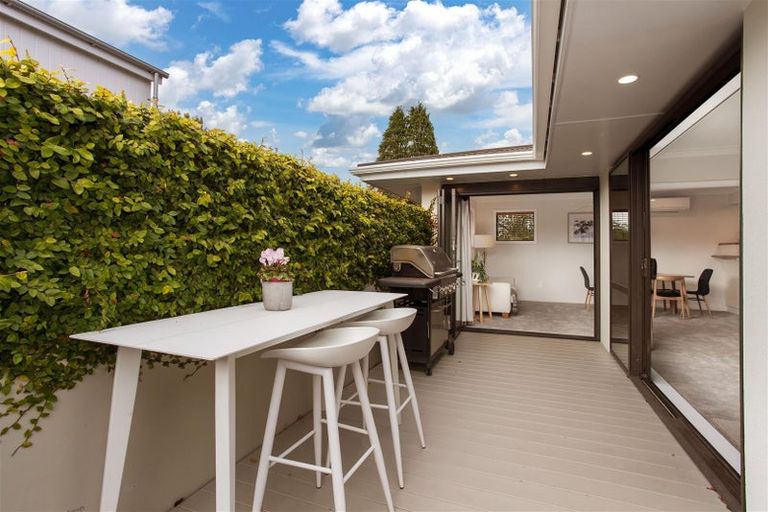 Photo of property in 12 Gleneagles Terrace, Ilam, Christchurch, 8053