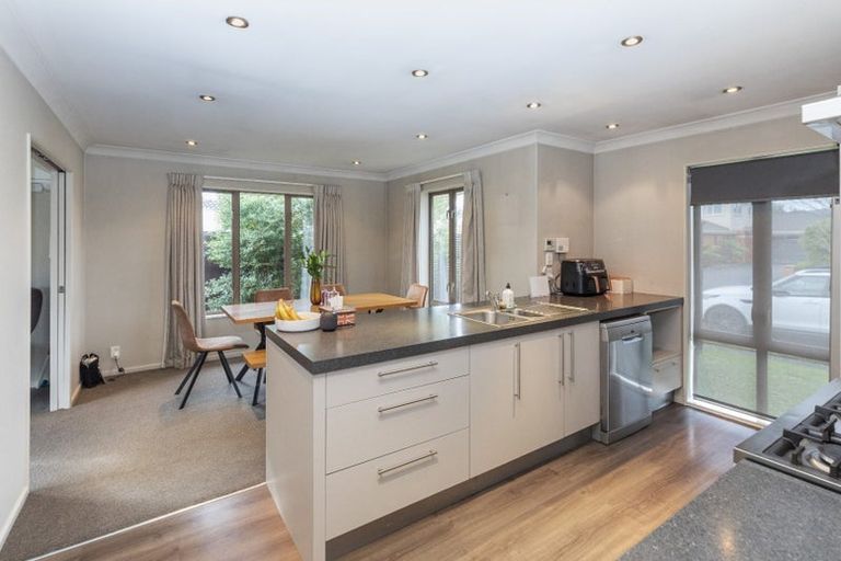 Photo of property in 15 Sovereign Gardens, Halswell, Christchurch, 8025