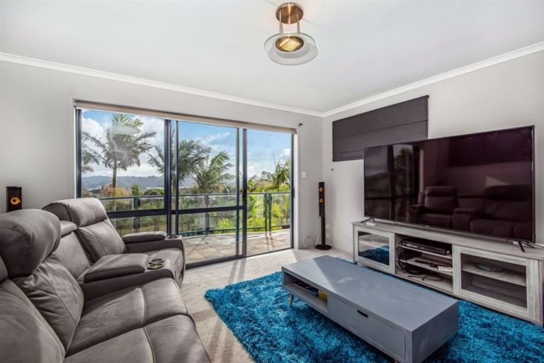 Photo of property in 166a Upper Harbour Drive, Greenhithe, Auckland, 0632