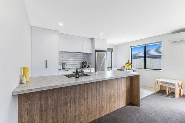 Photo of property in 10 Rehua Place, Waiwhakaiho, New Plymouth, 4312