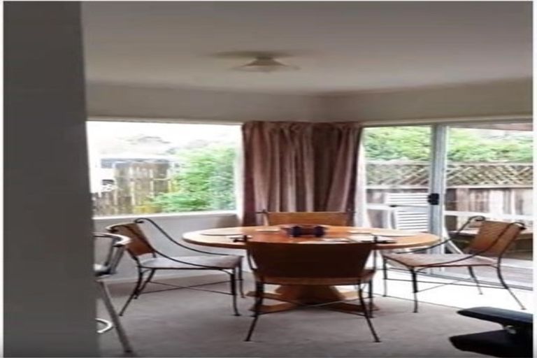 Photo of property in 4 Neptune Avenue, Beach Haven, Auckland, 0626