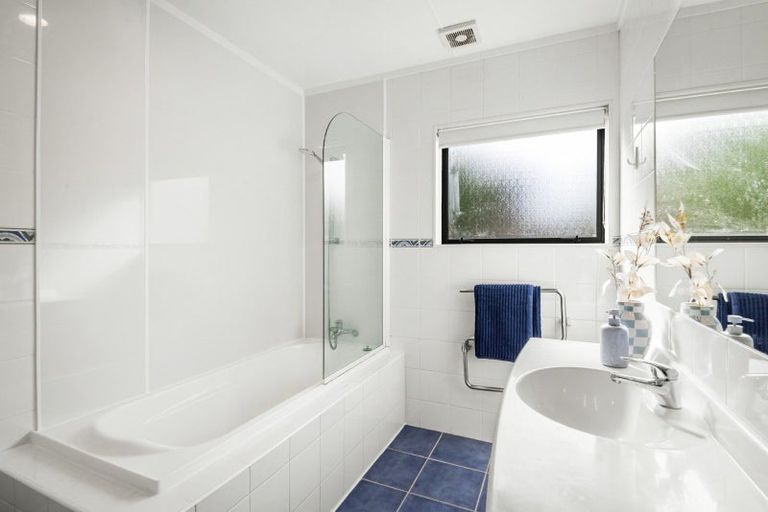 Photo of property in 3/41 Okura River Road, Okura, Auckland, 0792