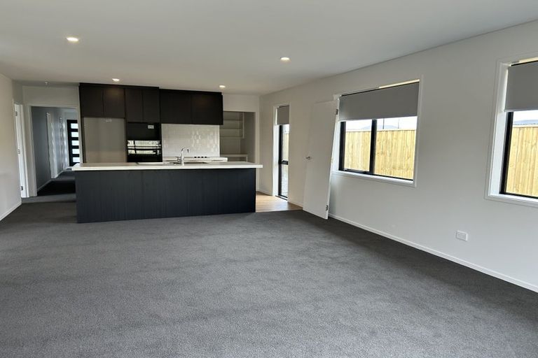 Photo of property in 77 Northmoor Boulevard, Rolleston, 7615