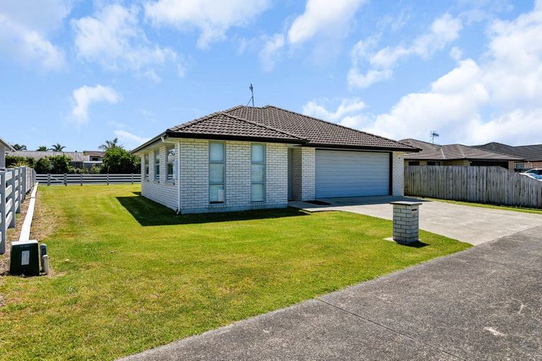 Photo of property in 20 Sando Way, One Tree Point, 0118