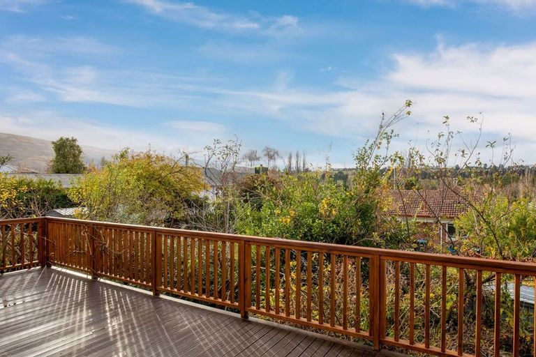 Photo of property in 18 Branxholm Street, Roxburgh, 9500