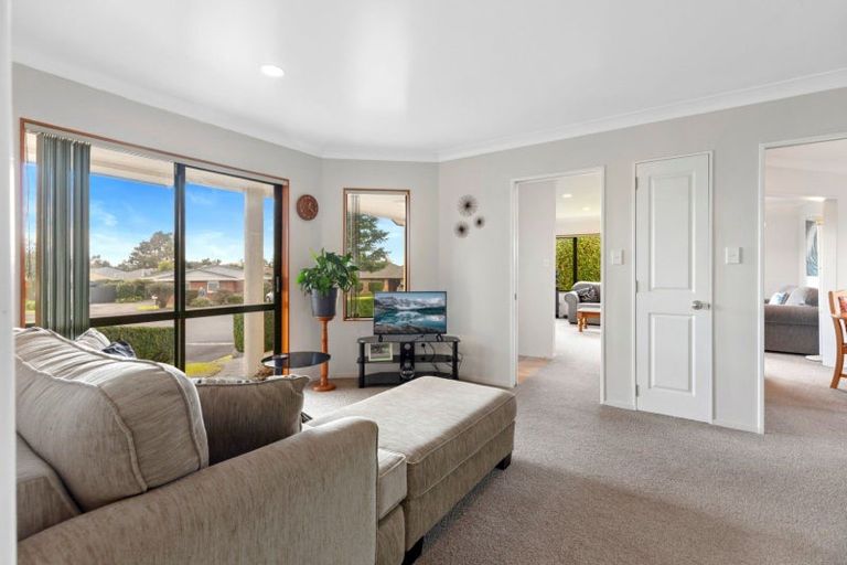 Photo of property in 2 Burnt Oak Drive, Pyes Pa, Tauranga, 3112