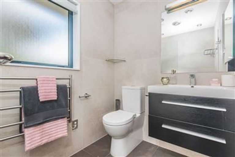 Photo of property in 3 Ring Lane, Paparangi, Wellington, 6037