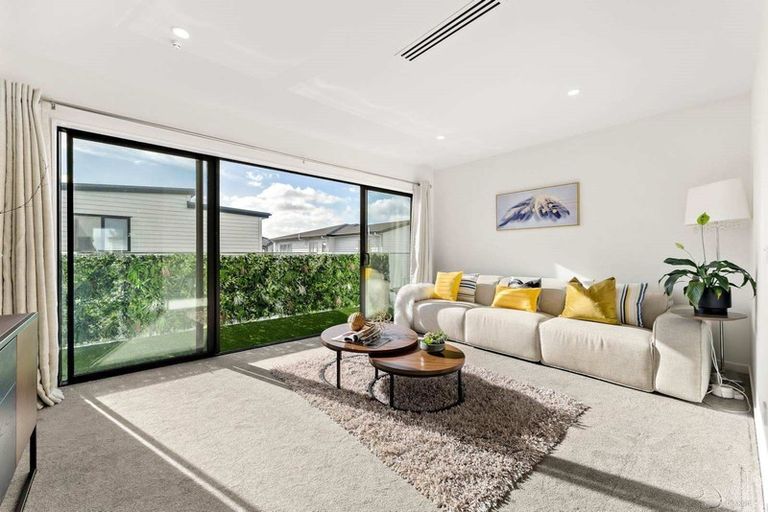 Photo of property in 14 Turret Lane, Hobsonville, Auckland, 0616