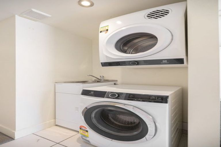 Photo of property in Breakfree Alpine Village, 4/643 Frankton Road, Queenstown, 9300