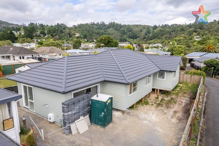 Photo of property in 298a Stokes Valley Road, Stokes Valley, Lower Hutt, 5019