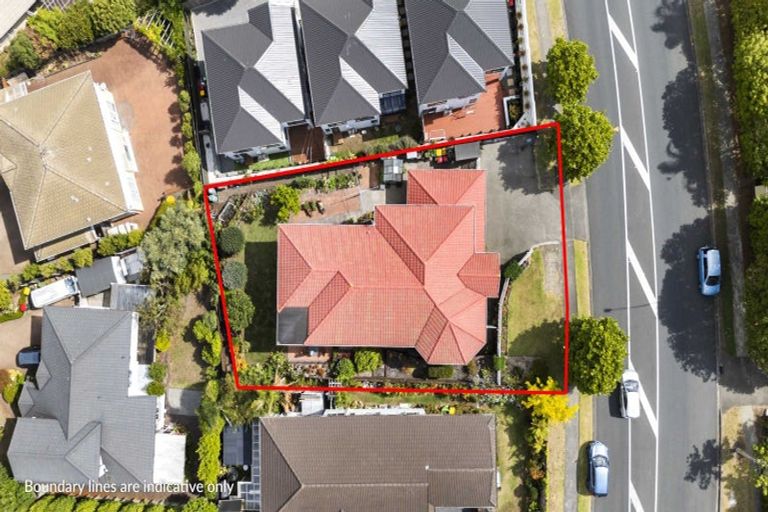 Photo of property in 64 Whitford Road, Botany Downs, Auckland, 2014